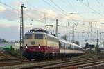 Eine willkommene Abwechslung war 112 268 auf der Strecke Köln - Mönchengladbach als sie einen Fußball Entlastungszug von Köln zurück nach Mönchengladbach fuhr.