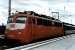 113 312 in Landshut Hbf Sommer 1997 vor einem EC Richtung M�nchen