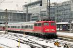113 268 am 13.02.10 mit IC 1281 nach Zell am See bei der Ausfahrt M�nchen Hbf