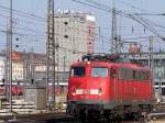 113 268-7 begibt sich in M�nchen-Hbf zu seinem n�chsten Einsatz;110329