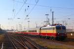 E10 1309 mit AKE-Rheingold nach Papenburg am 27.02.2016 in Duisburg Hbf