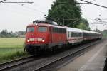 Kamen Methler, 12.6.´10: Nach der Ankunft aus Dsseldorf-Rath passierte diese 113 346-9 mit einem IC- und 4 Bahntouristikwaggons und der kalten 115 382-3 den Bf.Kamen-Methler
