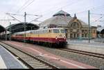 113 309-9 (E10 1309) der AKE Eisenbahntouristik als AKE 50 von Weimar nach Ostseebad Binz steht in Halle(Saale)Hbf auf Gleis 9.