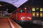 113 268 steht mit dem IC 1934 am 28.12.08 im Hbf Halle.