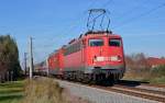 113 267 bespannte am 31.10.13 den PbZ 2467 von Berlin nach Leipzig. Mit 101 015 und 111 075 durchfhrt die Bgelfalte Greppin Richtung Bitterfeld.