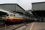 E10 1309 (113 309) mit AKE-Rheingold von Husum nach Koblenz am 20.03.2016 in Duisburg Hbf