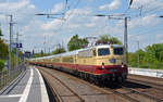 Am 28.04.18 führte die AKE Eisenbahntouristik 3 Sonderfahrten durch Berlin an. Die Fahrt führte vom Berliner Ostbahnhof und über die Stadtbahn hinaus nach Potsdam, von dort aus über Michendorf und Schönefeld wieder zurück zum Ostbahnhof. Hier passiert 113 309 mit dem zweiten Zug des Tages Saarmund Richtung Schönefeld.