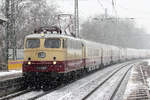 E10 1309 (113 309) mit AKE-Rheingold auf dem Weg nach Papenburg im heftigen Schneeschauer bei der Einfahrt in Castrop-Rauxel Hbf.