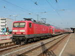 Auf dem Abstellgleis im Bahnhof steht 114 002-9 zum späteren Einsatz als RE 19930 nach Crailshain am 14.