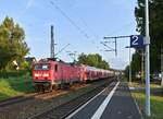 Am Abend des 20.8.2021 kommt die 114 024-3 mit dem Dostockzug als RE12 aus Tübingen in Offenau eingefahren mit zwei Minuten plus.
