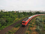 WFL-Kreuzfahrerzug kurz nach Verlassen des Bahnhofes Berlin-Gesundbrunnen, der sich mit einem kurzen Pfiff auf den Weg nach Warnemünde machte.