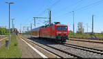 Sehr �bersichtliche Wagen�berf�hrung Richtung Sangerhausen mit 114 013-6 (112 013-8) und DABpza756.9 (50 80 36-35 095-9 D-DB) rollt im Bahnhof Angersdorf auf Gleis 4 in die �berholung.

🧰 DB Regio Mitte
🕓 13.5.2025 | 13:17 Uhr