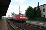 114 022-7 mit RE 38560 bei der Ausfahrt aus dem Bahnhof Guben