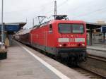 Der Lokf�hrer von der 114 031 wartete,am 09.April 2010,in Stralsund nur noch auf das Abfahrtsignal vom Zugf�hrer,bis es dann f�r den RE 38355 nach Elsterwerda los ging.