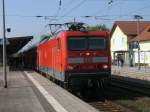 Halt f�r RE 4354 aus Lutherstadt Wittenberg in Neustrelitz,den 114 008 am 23.April 2011 weiter nach Rostock brachte.