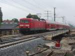 Regionalverkehr in Berlin Karlshorst - hier 114 028 mit einem Regionalexpress auf der neuen Hilfsbr�cke.