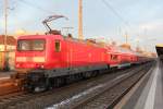 Der Fussballsonderzug von Berlin-Lichtenberg nach Paderborn mit 114 038 mit 9 Dostos und einem N-Wagen Stw, Gestern am 08/12/12kurz vor der R�ckfahrt um 16:00h nach Berlin im Paderborn Hbf.