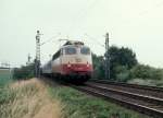 Dieses Bild von der 114 493 entstand im Juli 1991 bei Beckrath an der Strecke M�nchengladbach-Aachen.