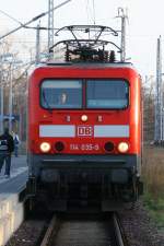 114 035 mit RE 4 f�hrt in Wismar ein um dann wieder nach Ludwigslust zur�ck zufahren.