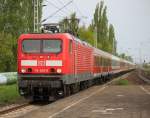 114 040-9 mit Sonderzug 13290 von Warnem�nde nach Berlin-Zoo bei der Durchfahrt am 12.05.2015 im Haltepunkt Rostock-Holbeinplatz 