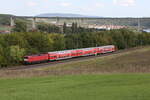 114 024 war am 17. September 2023 mit einem  Ersatzzug  bei Marktbreit auf dem Weg nach Würzburg.