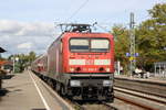 114 002 mit n-Wagen als RE nach Tübingen Hbf am 13.10.17 beim Halt in Metzingen.