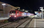Die letzte Runde des Tages:  114 024-3 (112 024-5) beim spätabendlichen Halt im Bahnhof Ludwigsburg auf Gleis 4.