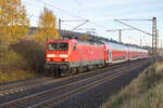 114 033-4 ist am 05.11.2025 als RE 50 bei Kerzell in Richtung Frankfurt/M. Hbf.unterwegs.