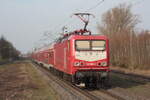 112 006-2 schob am 23.03.2026 ihren RE9 nach Bremerhaven-Lehe aus dem Bahnhof Kirchweyhe
