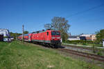 RB 15263 von Limburg nach Frankfurt wurde am 25.04.2026 von 114 022 gezogen. Gleich wird der Zug in Niederselters halten.