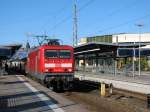 114 015-1 wartet auf die Rckfahrt nach Stralsund am 14.10. im Hauptbahnhof von Stralsund.