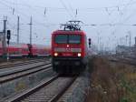 RE33210 von Stralsund nach Rostock Hbf.bei der Einfahrt in den Rostocker Hbf.Aufgenommen am 10.12.05