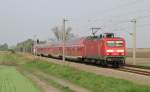 114 004 kommt hier mit dem RE 1 nach Frankfurt (Oder) gefahren. ber Werder/Havel, Potsdam, Berlin Wannsee, Berlin Hbf, Berlin Ostbahnhof, Erkner und Frstenwalde. Jeseritz den 29.04.2011