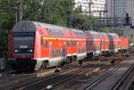 Die 114 003-7 schiebt Ossi Dosto durch Berlin Tiergarten am 11.08.2012