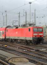 Lokportrt vor den Toren des Frankfurter Hauptbahnhofes, die 114 023-5 am 15.12.2012.