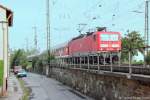 Am 8.8.06 rollte 143 275 mit ihrer RB aus Würzburg dem Bahnhof Ansbach entgegen.