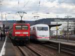 DB Regio 114 018 trifft auf DB Fernverkehr ICE 1 (401 xxx) am 27.02.17 in Gelnhausen Bhf