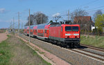 114 002 hat mit einem RE aus Magdeburg soeben den Haltepunkt Arensdorf verlassen und setzt nun ihre Fahrt nach Naumburg fort.