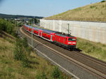 DB Regio 114 011 mit dem RE nach Fulda am 18.08.16 bei Neuhof (Kreis Fulda) auf der KBS615