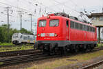Am 30.05.2026 war die Parade beim Jubil�umsfest im DB Museum Koblenz. 115 114-1 nahm teil, rollt am Publikum vorbei und traf dabei auf 460 012.