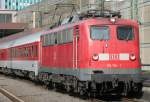 Die 115 114-1, die lteste BR 110/115 mit 53 Jahren, die noch im Dienst der DB steht bringt die Autozugwagen pnktlich fr den Autozug nach Dsseldorf HBF, aufgenommen am 04.09.2009