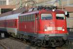 Die 115 383-2 setzt gerade ihren Autozug um, aufgenommen am 16.10.2009