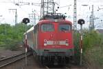 115 350-1 mit Autoreisezug am 2.5.10 in Duisburg-Hbf  Der Zug ging zur Bereitstellung nach Dsseldorf Hbf