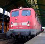 Die 115 205-7 stand am 15.07.2010 mit dem IC 2863 in Bonn Hbf und wartete auf Abfahrt. Der IC 2863 bestand aus 115 205-7, 4 mal BahnTouristikExpress, 1 mal IC Wagen und der 115 346-9.