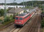 115 346 am 25.August 2010 mit ihren gegenwrtigen Stammzug EC 379 Binz-Brno bei der Einfahrt in Bergen/Rgen.