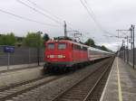 Eine alte bekannte mit Einfachlampen in sterreich: 115 114-1 (DB) mit D 1280 Zell am See-Mnchen Hauptbahnhof auf Bahnhof Brixen im Thale (sterreich) am 14-8-2010.