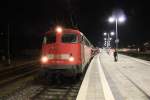 115 383 steht am 22.10.2011 in Mnchen Ost und wartet darauf den AZ in Richtung Hamburg Altona/Berlin Wannsee zum Hbf zu berfhren.