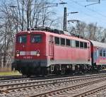 Lokportrait von 115 205-7 mit dem BTE 2771 von Freiburg Hbf nach Wolfratshausen, bei der Ausfahrt aus Orschweier (KBS 703). (14.04.2013)