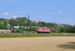 115 383 die Stark verwittert ist kommt dem Fotografen in Form des PBZ 2460 auf der Filsbahn vor die Linse.Bild entstand bei Ebersbach an der Fils am 27.7.2013.Ich habe lange berlegt ob ich die alte Dame berhaupt hier reinsetzen soll aber ich denke das nach 48 Jahren manch Verblassungen am Lack auftreten knnen;-))