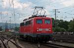 Nachschuss auf die 115 152-1, als sie am 08.06.2013 auf der Fahrzeugparade des Sommerfestes vom DB Museum Koblenz-Ltzel fuhr.